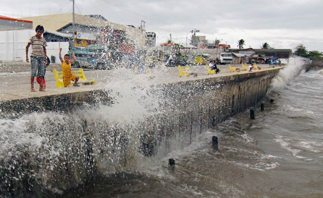 Typhoon Slams into Philippines, 1 Million Evacuated