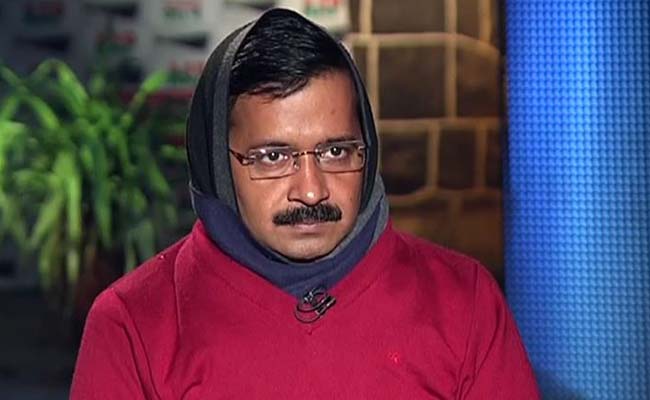 दिल्ली की ठंड को लेकर युवक ने केजरीवाल को दिलाई मफ्लर की याद तो मुख्यमंत्री ने कुछ यूं दिया जवाब...