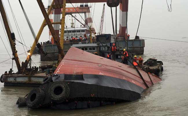 21 Confirmed Dead After Tugboat Sinks in China