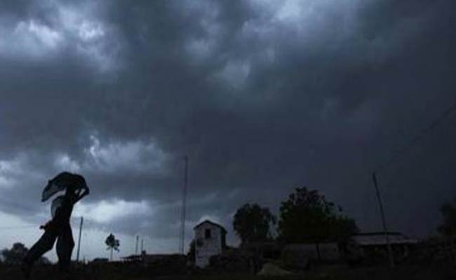 Rains in Lucknow Hit Republic Day Festivities