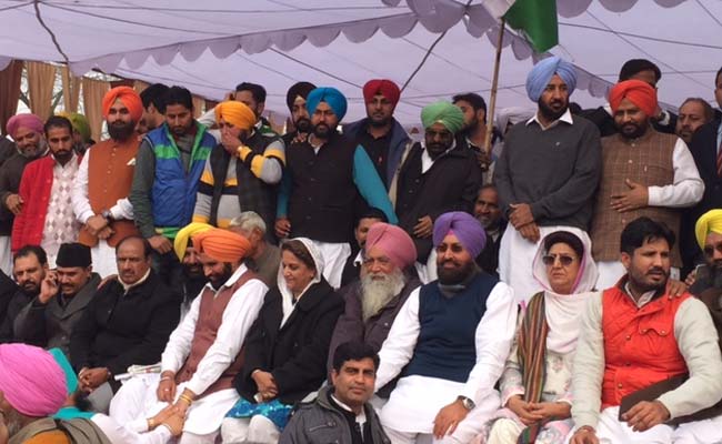 Most Punjab Congress Lawmakers Stay Away from State Unit Chief's Rally