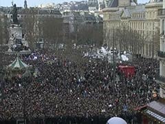 Tears, Cheers but 'No Fear' at Paris Rally