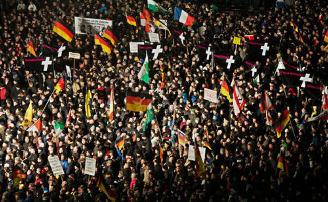 25,000 Attend German Anti-Islam March, But Counter-Protests Bigger 