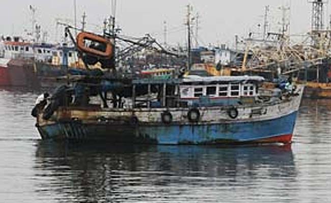 Sri Lankan Navy Arrests 16 Indian Fishermen