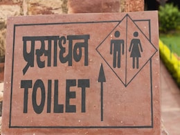 स्वच्छ भारत मिशन में शामिल महाराष्ट्र का एक गांव, जहां 'दलितों के लिए कोई शौचालय नहीं' स्वच्छ भारत मिशन में शामिल महाराष्ट्र का एक गांव, जहां 'दलितों के लिए कोई शौचालय नहीं'