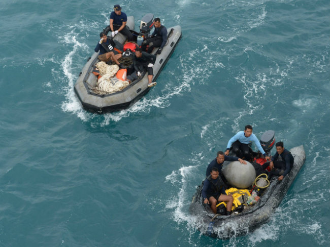 Indonesia Says Pings Detected in Search for AirAsia Jet's Black Box