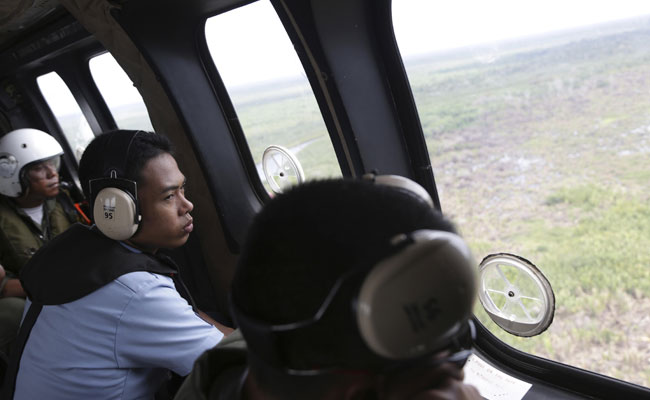 Indonesia's Military Halts Recovery Efforts for Crashed AirAsia Jet