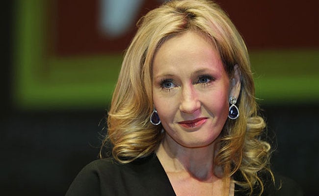 JK Rowling Aims Sarcastic Tweets at Rupert Murdoch