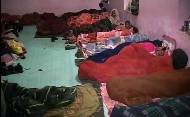Under Attack From Pakistan and Winter, Border Villagers Flee to Migrant Camps