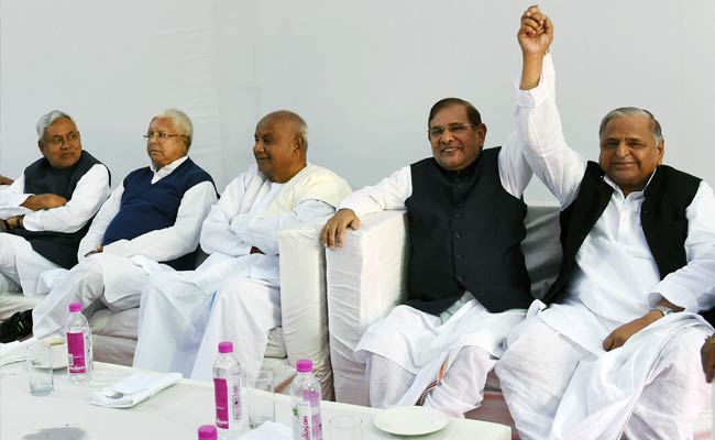 Nitish Kumar, Lalu Prasad Meet in Delhi to Thrash Out Alliance Issue