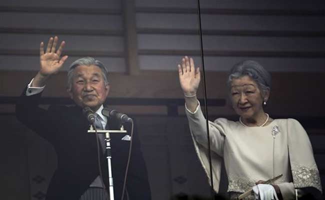 Japanese Emperor Greets New Year Well-Wishers