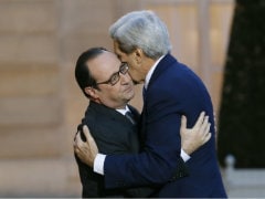 John Kerry Hugs French President Francois Hollande, Says US 'Shares Pain' After Attacks