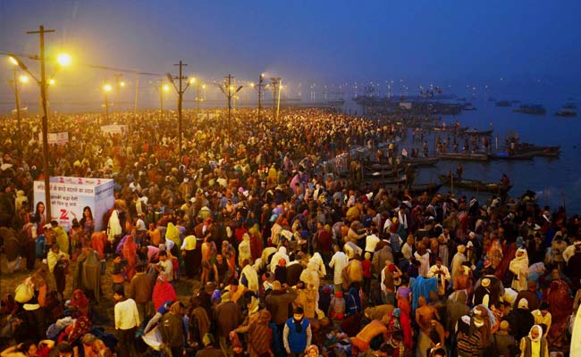 इलाहाबाद में माघ मेला शुरू, लाखों श्रद्धालुओं ने लगाई त्रिवेणी संगम में डुबकी