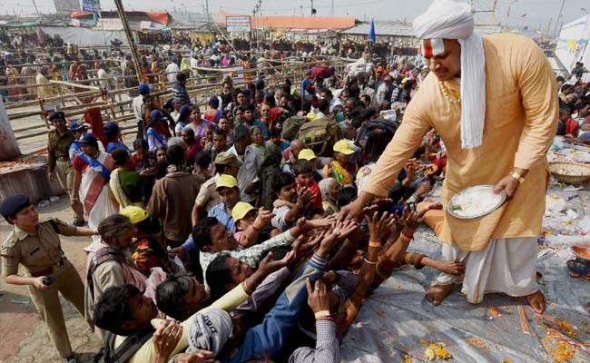 Five Lakh Devotees Take Dip in GangaSagar on Makar Sankranti