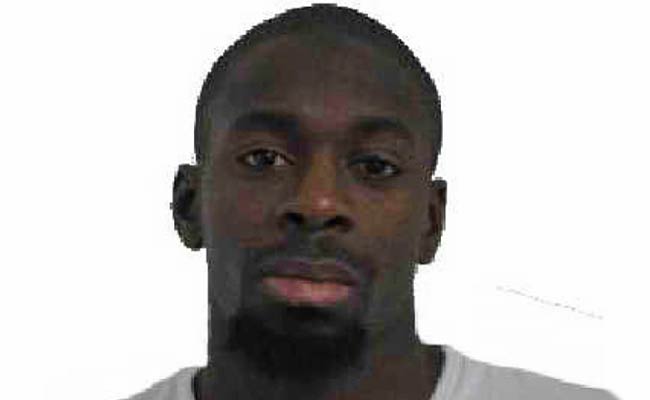 Paris Gunman 'Asked Friends to Attack Police Stations'