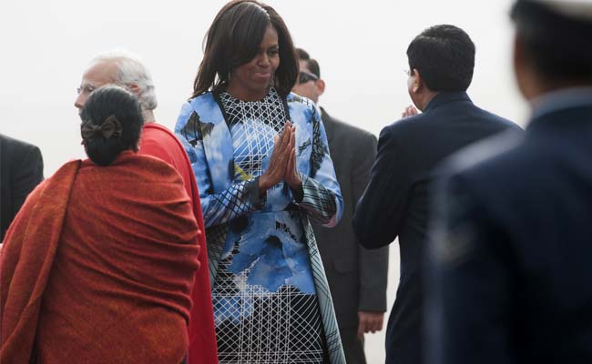  President Mukherjee's Wife Gifts Pashmina Shawl to US First Lady Michelle Obama