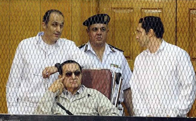 Egypt to Begin Hosni Mubarak, Sons Retrial in Graft Case on April 4