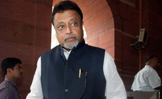 Saradha Chit Fund Scam: Trinamool Leader Mukul Roy Leaves for Delhi