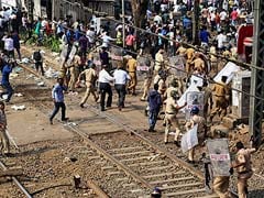 Violent Protests as Trains Run Late on Mumbai's Central Line