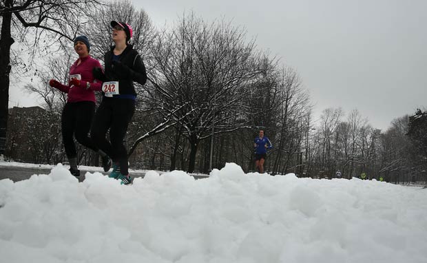 Snowstorm Sweeps Northeast US But Falls Short of Predictions