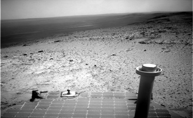 Opportunity Rover Takes in View from Top of Martian Hill