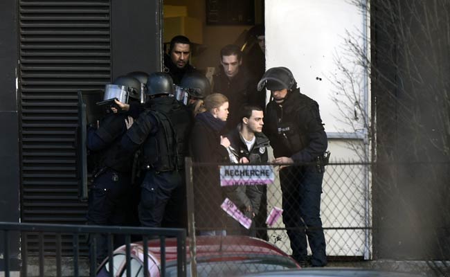 French Police Storm Hostage Sites, Killing Gunmen