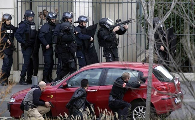 Paris Post Office Gunman Arrested, Hostages Freed, Say Police