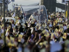 Pope Francis Gives Sri Lanka First Saint Before Half Million Crowd