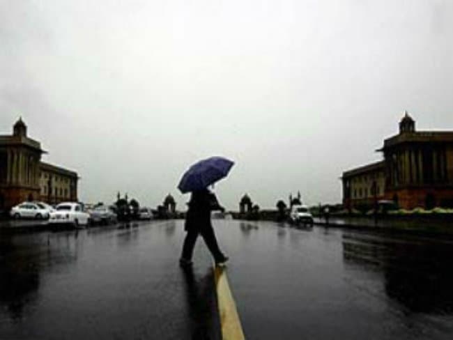 Overcast Conditions in Delhi, Rain Likely Today