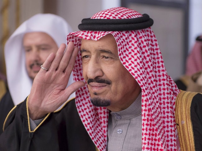 Tradition Meets Twitter as Saudis Pledge to New King 