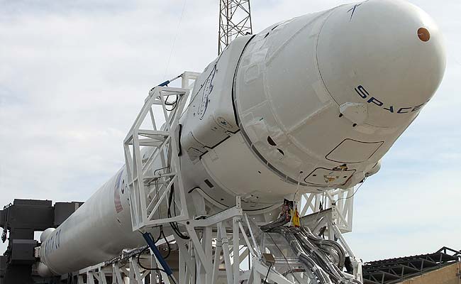 SpaceX to Attempt Rocket, Cargo Launch on Saturday 