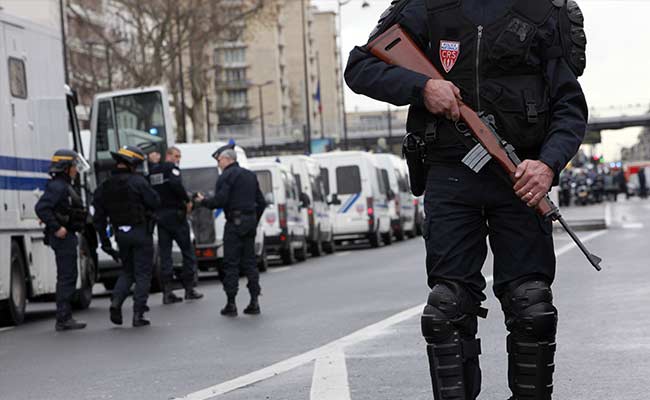 France to Hold Emergency Meeting to Avert Terror Attacks