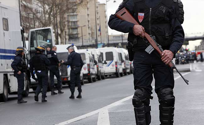 France to Hold Emergency Meeting to Avert Terror Attacks 