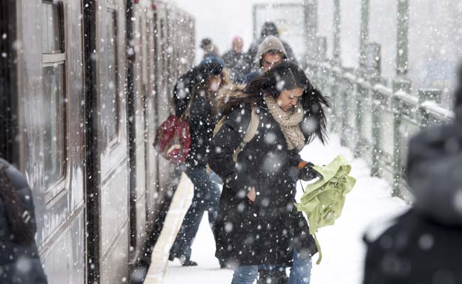 Travel Bans in Place as Northeast Braces for Blizzard