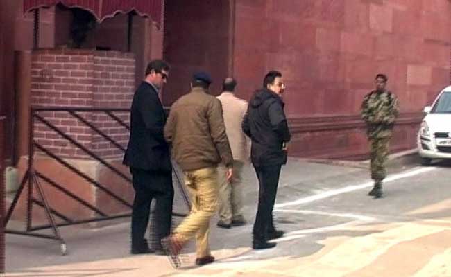 Secret Service Inspects Taj Mahal for Obama Trip, Agra is Watchful