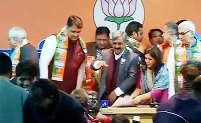 Former AAP Lawmaker Vinod Kumar Binny Joins BJP