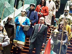 Spear-Carriers and Chainmail Warriors: Erdogan's New Palace Welcome