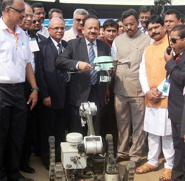 'Make in India' to be Focus Area for R&D Units: Harsh Vardhan