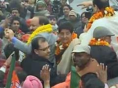 Kiran Bedi, Garlanded, In Open Truck for Road Show