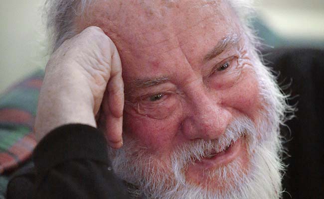 Novelist Robert Stone, Known for 'Dog Soldiers,' Dies at 77