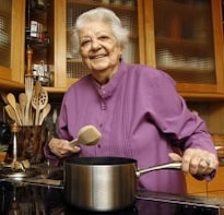 Marcella, who Taught Americans How to Cook Italian Food, Dies at 89