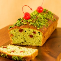 World's biggest fruitcake brings in sweet reward