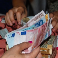 Pay-what-you-like restaurant in China loses thousands