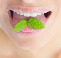 4 Foods that Kill Bad Breath