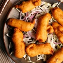 6 tips to serve the perfect Holi snacks