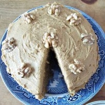 How to make the perfect coffee and walnut cake 