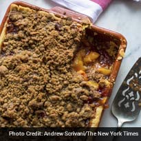 Learn How to Make and Bake a Peach Crumble 