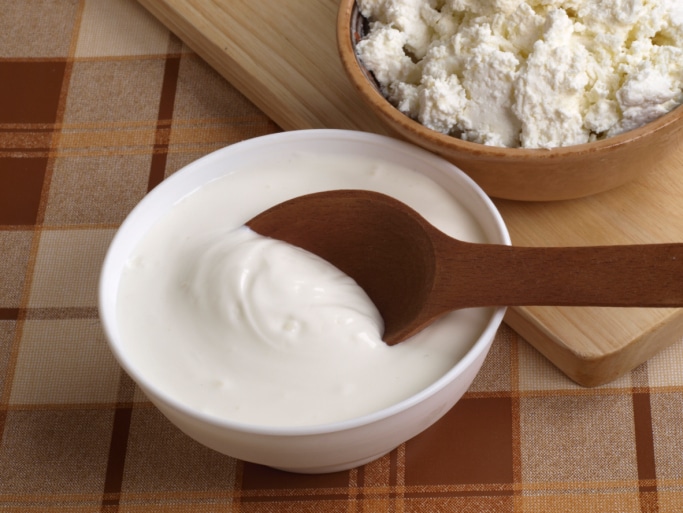 6 Impressive Health Benefits of Eating Curd (Yogurt) Daily