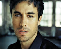 Enrique Iglesias donates song to Haiti