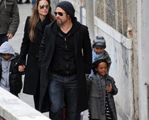 Brad is an extraordinary father, says Jolie